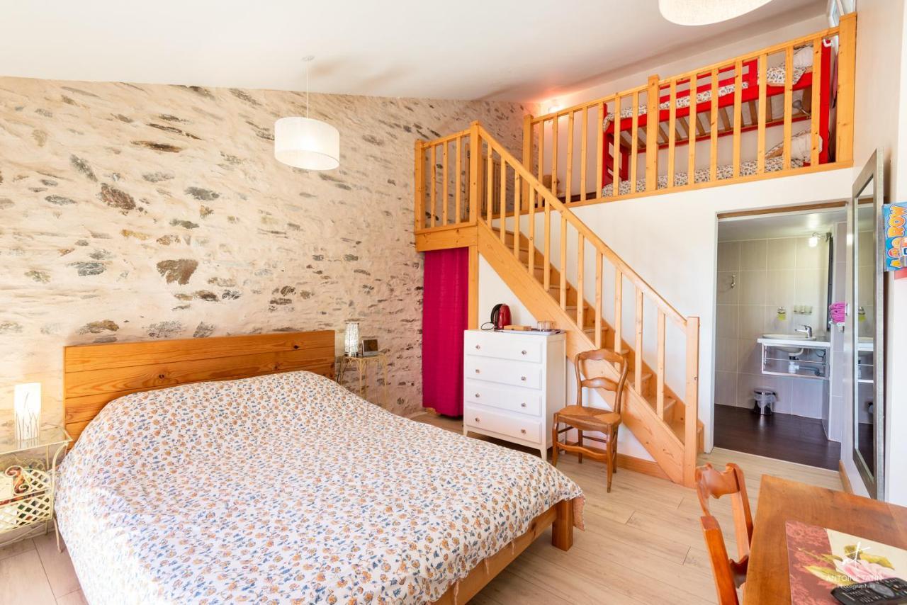 La Chevrerie Bed & Breakfast Vaire Exterior photo